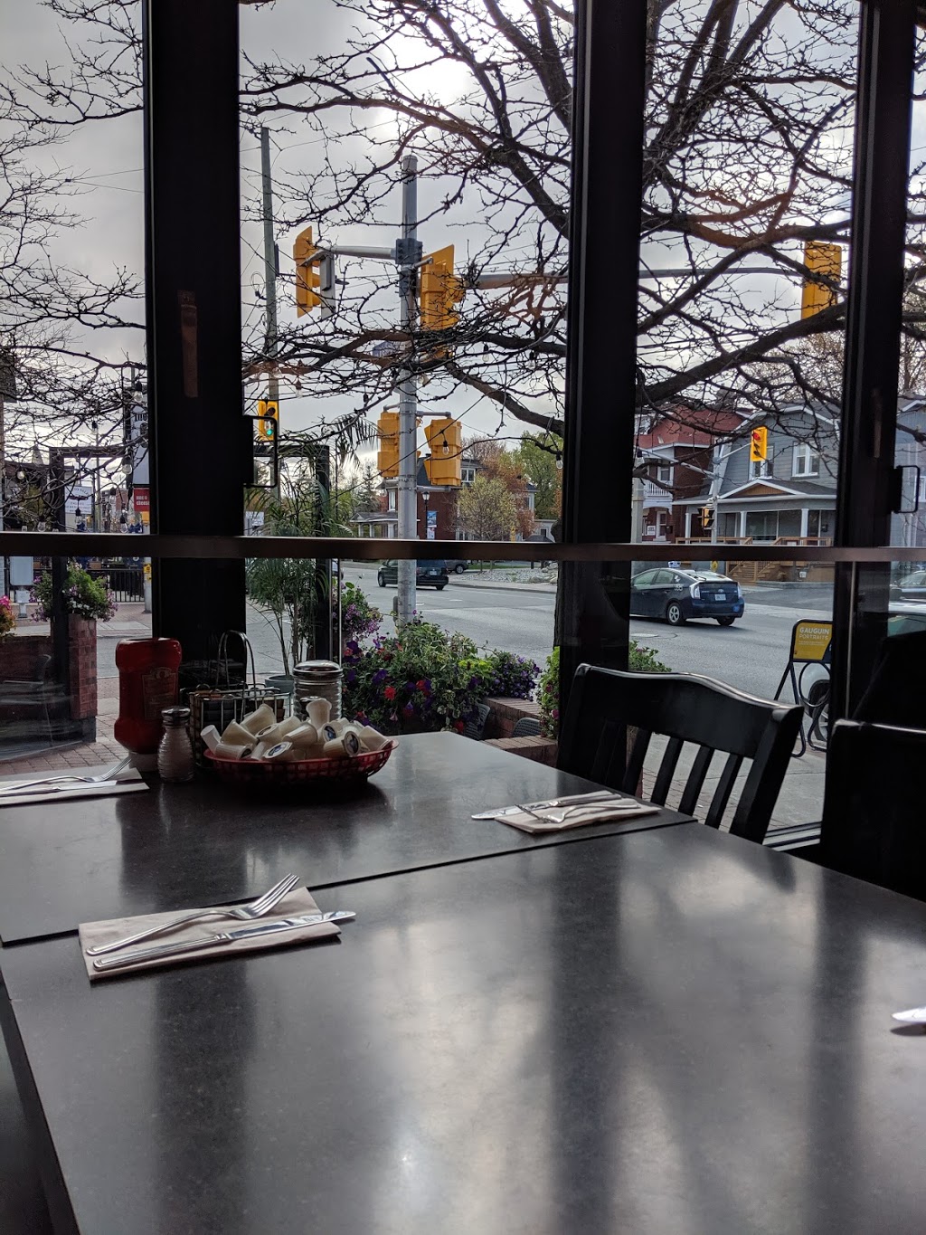 Wellington Diner | 1385 Wellington St. W, Ottawa, ON K1Y 2X2, Canada | Phone: (613) 798-7800