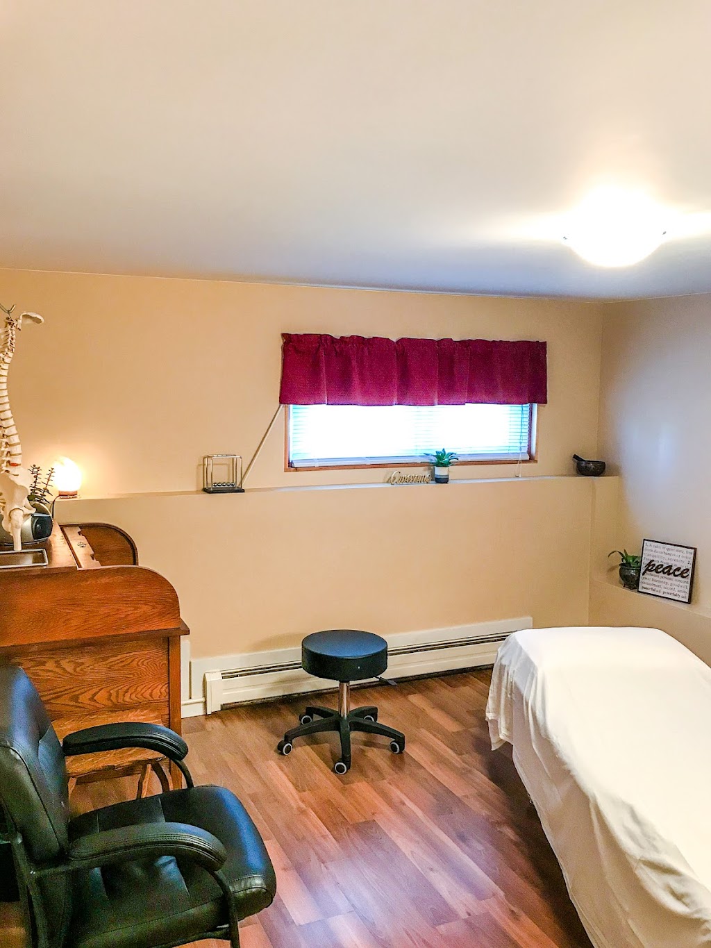 MvK Health - Mieke vanKippersluis DipOMP, RMT | 42 Albert St #3537, Windsor, NS B0N 2T0, Canada | Phone: (902) 790-3962