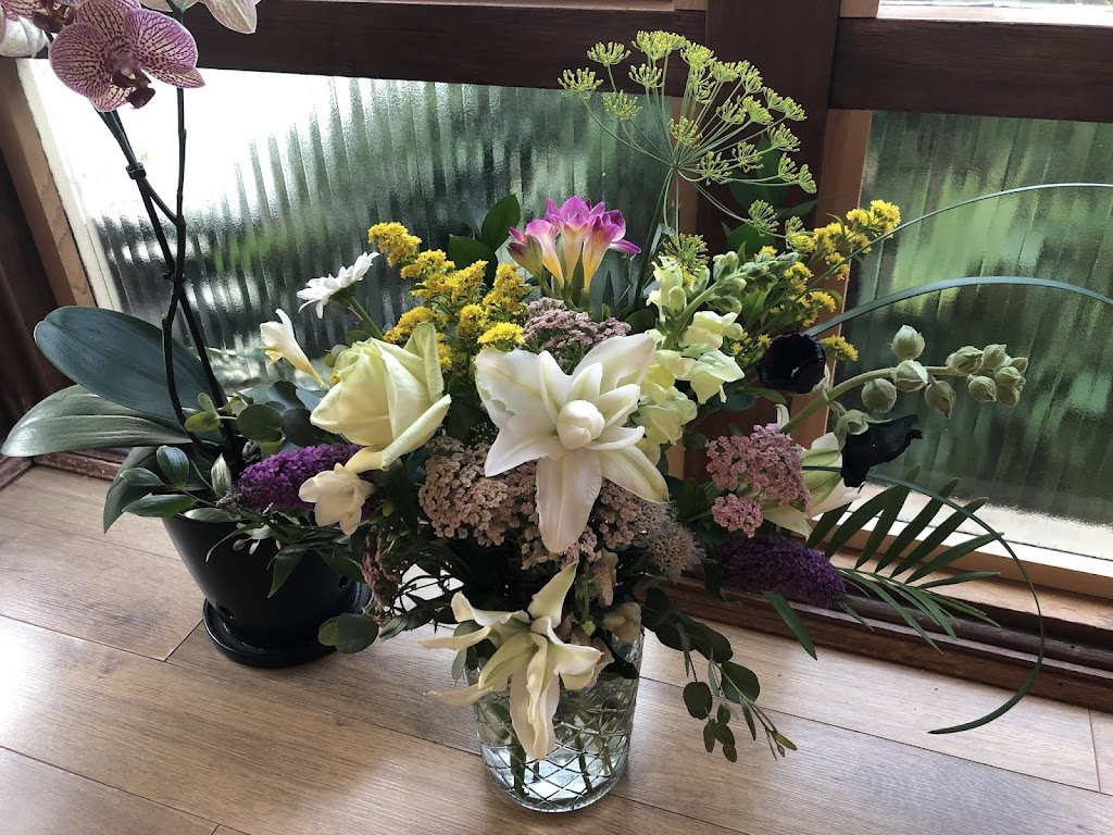 Anna & Agness Garden - Online Florist & Delivery | 4274 Hurst St, Burnaby, BC V5J 1M7, Canada | Phone: (778) 957-6131