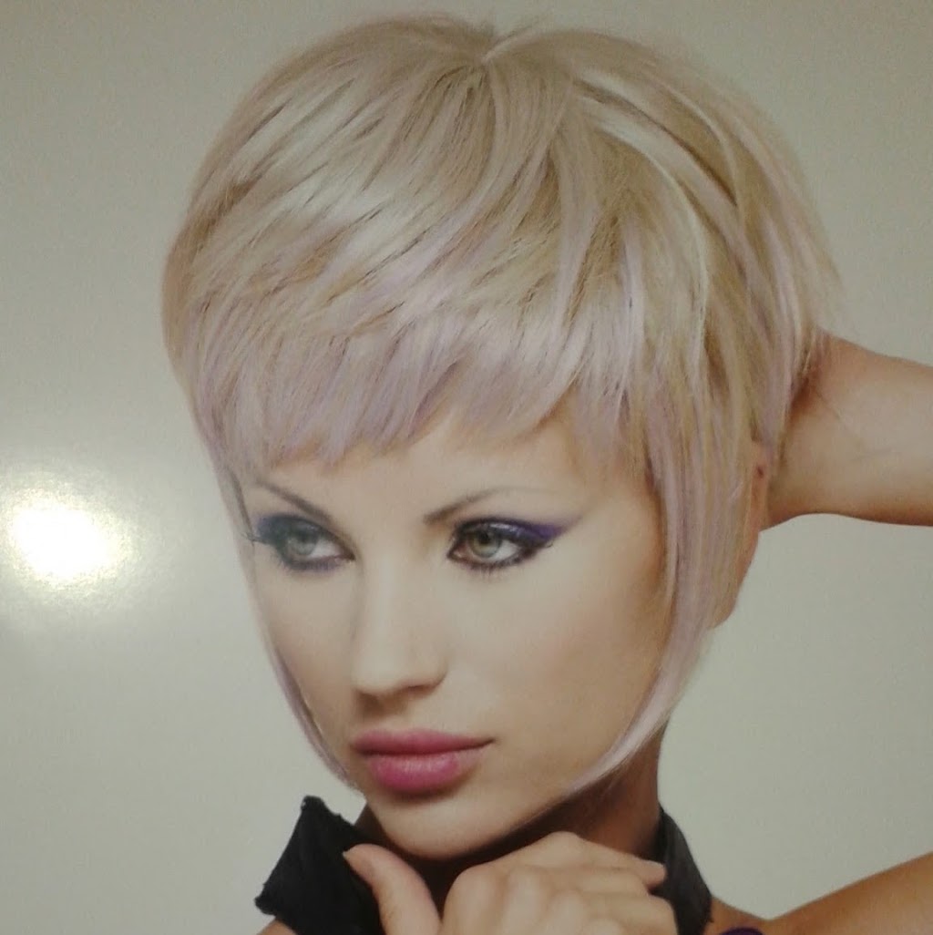 Clinique Capillaire Farouche Coiffure | 959 Boulevard de lHôtel-de-Ville, Laval, QC H7X 2K9, Canada | Phone: (514) 815-3007