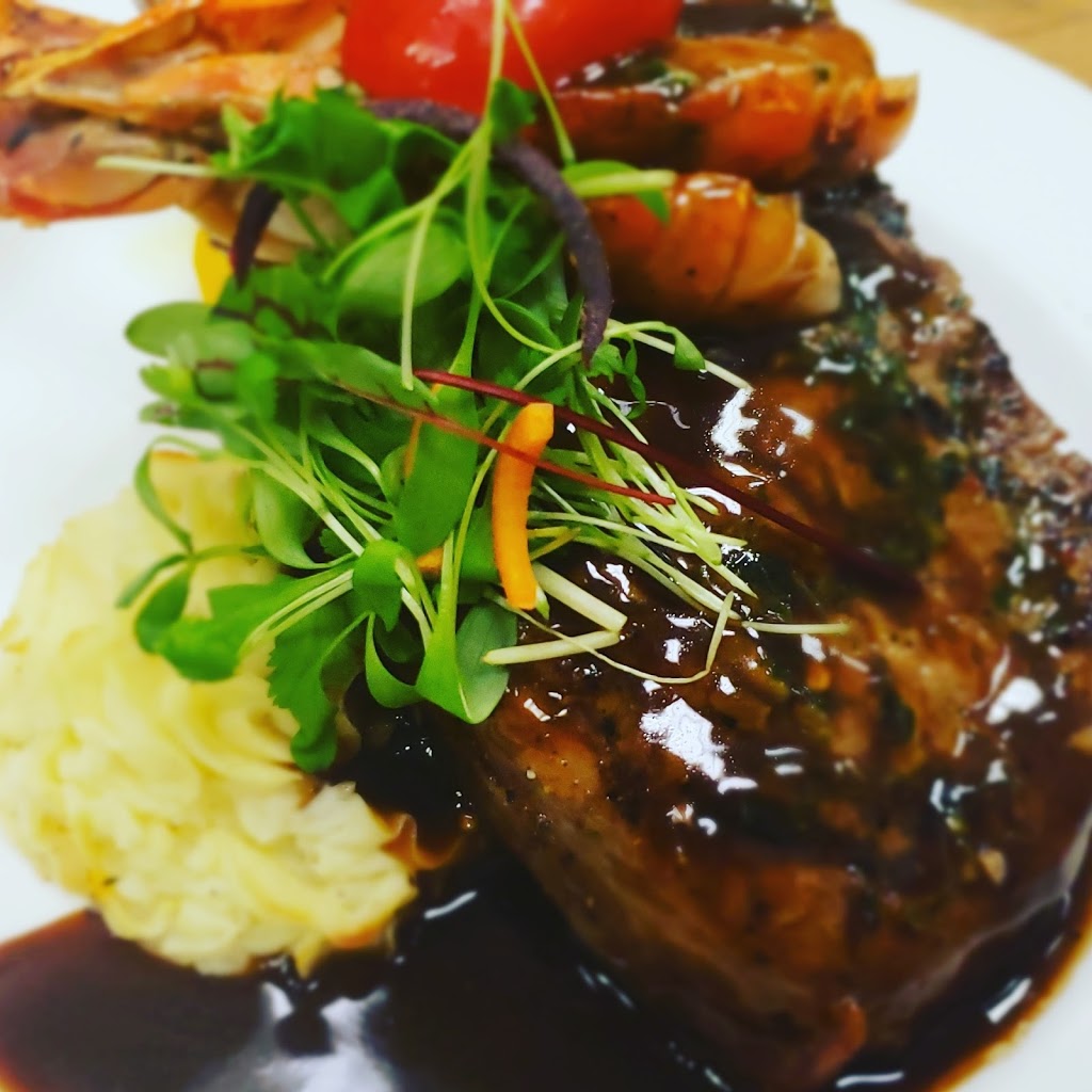 Krew kitchen and catering | 317 Atherley Rd, Orillia, ON L3V 1N8, Canada | Phone: (705) 259-5739