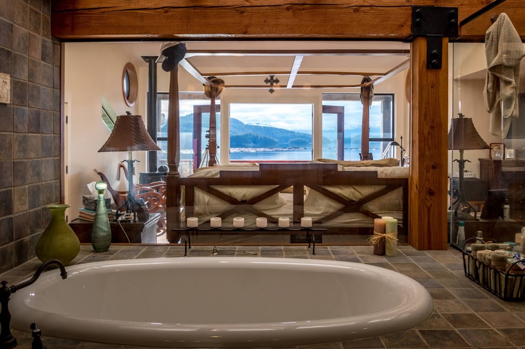 Coast and City | 400 Gower Point Rd, Gibsons, BC V0N 1V5, Canada | Phone: (778) 269-3027