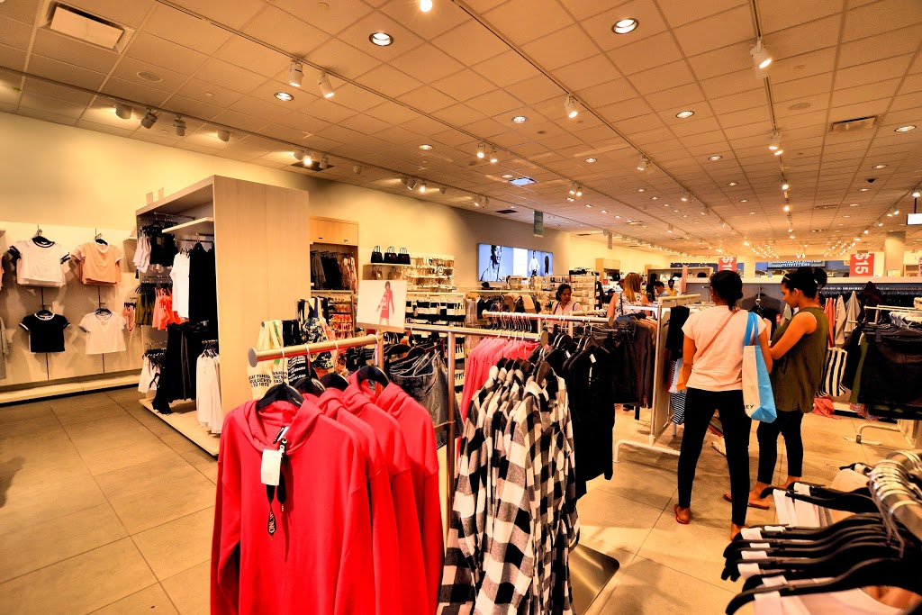 H&M | 5000 Canoe Pass Way, Tsawwassen, BC V4M 4G9, Canada | Phone: (855) 272-7007