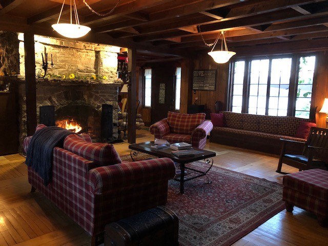 Auberge sur la Côte | 205 Chem. des Falaises, La Malbaie, QC G5A 3C9, Canada | Phone: (418) 202-9881