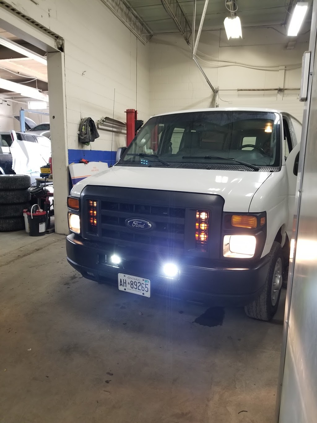 Icon Autobody Centre Inc. | 19 Advance Rd, Etobicoke, ON M8Z 2S6, Canada | Phone: (647) 400-1435
