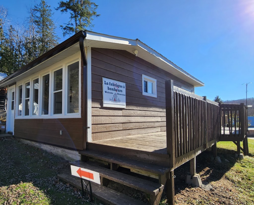 La Fabrique à Bonheurs | 2830 QC-327, Harrington, QC J8G 2T1, Canada | Phone: (873) 481-0236