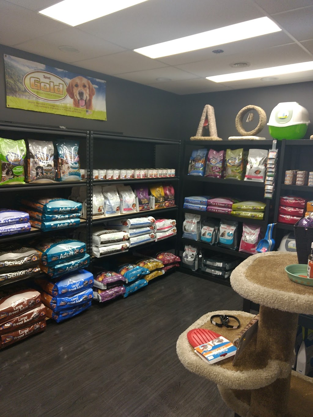 The Pet Store | 622 Main St, Oakbank, MB R0E 1J0, Canada | Phone: (204) 770-5743