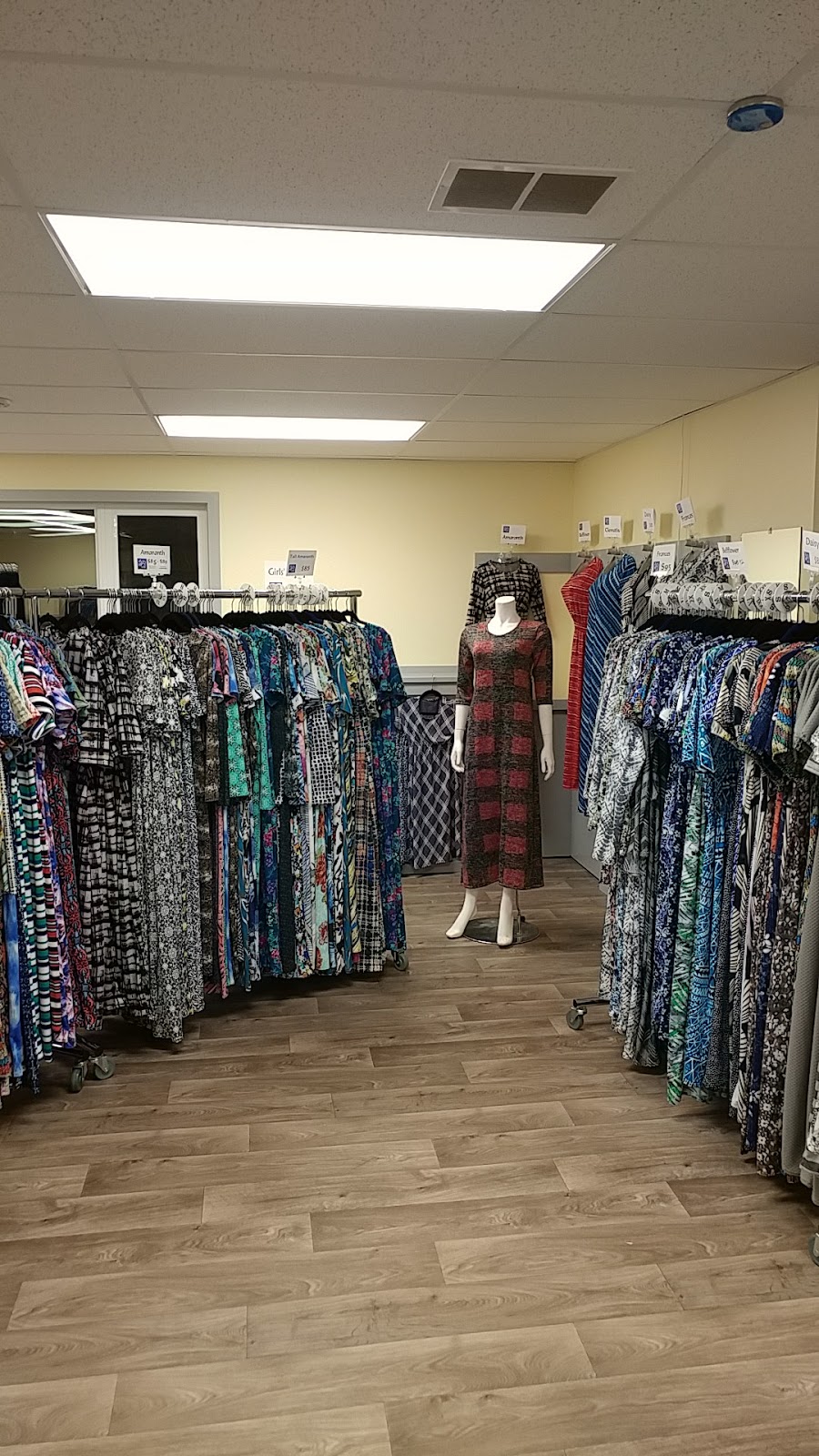 Wear A Dress | 30099 Rd 2 E, Rosenort, MB R0G 1W0, Canada | Phone: (204) 320-3042