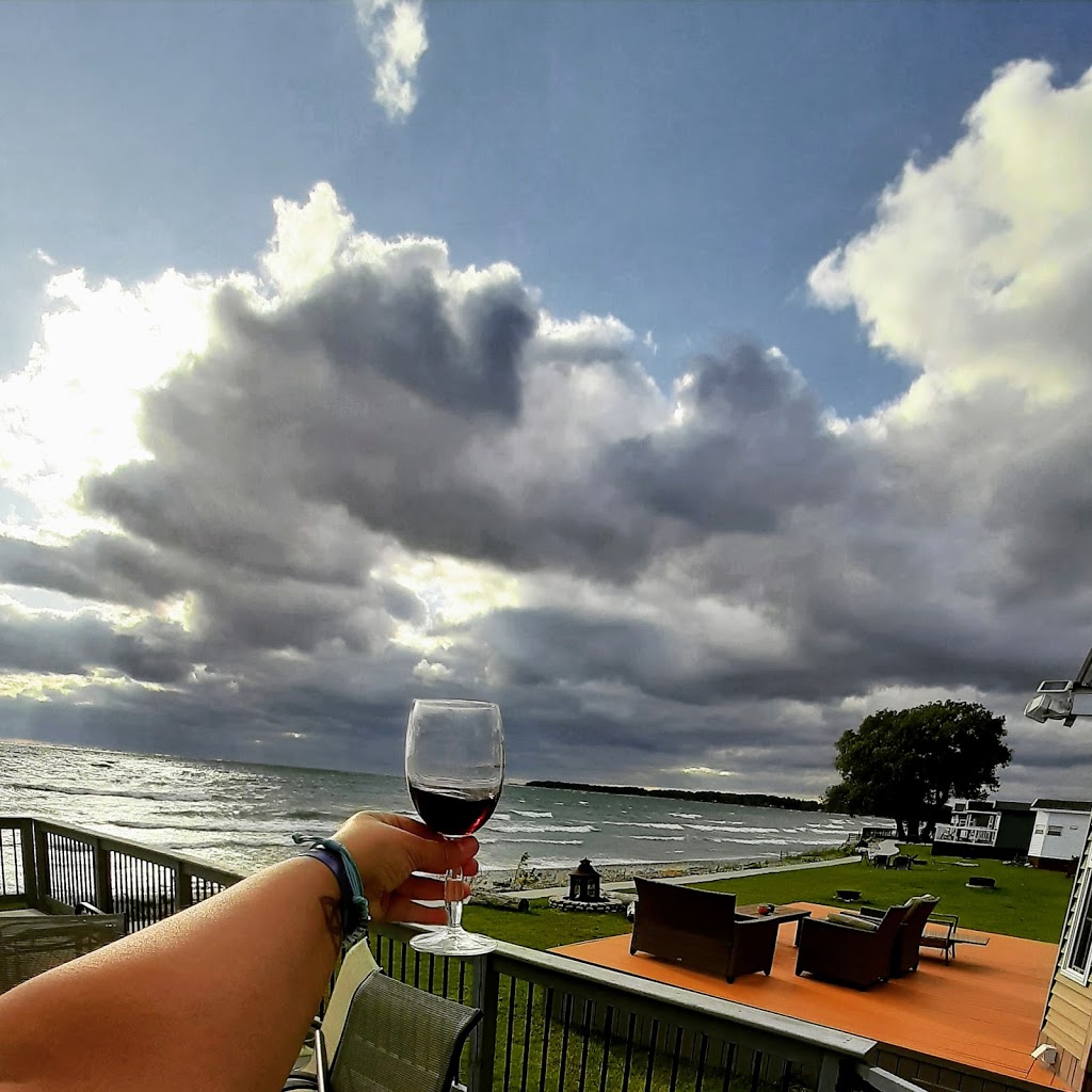 Break Out Wine Tours - Niagara | 6556 Mary Dr, Niagara Falls, ON L2H 0B5, Canada | Phone: (289) 257-0318