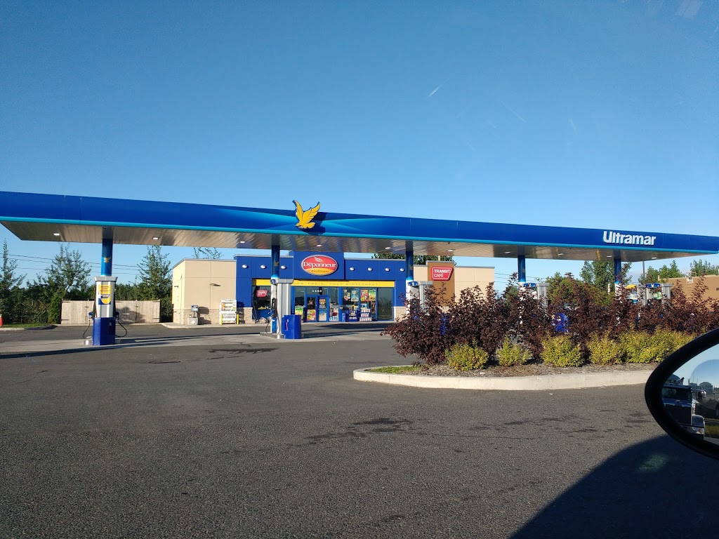 Ultramar/Dépanneur du Coin | 1450 Boulevard Saint Laurent E, Louiseville, QC J5V 1J6, Canada | Phone: (819) 228-8914