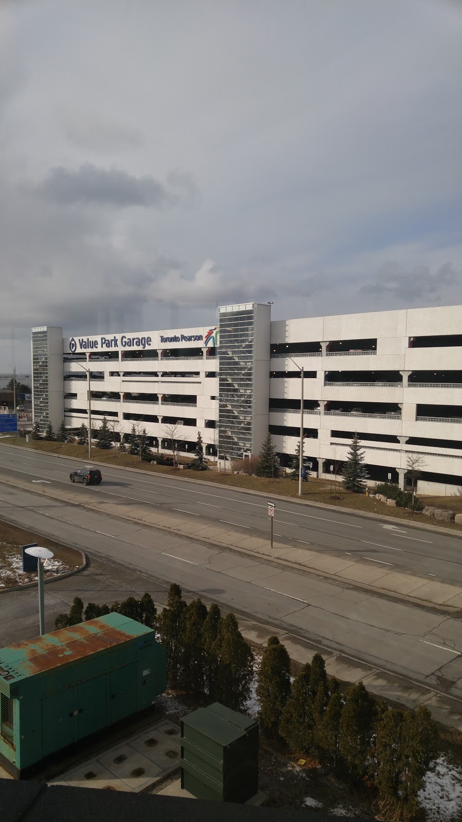 GTAA Value Park Lot | parking | 6135 Airport Rd, Mississauga, ON L4V 1E3, Canada | 4167765158 OR +1 416-776-5158