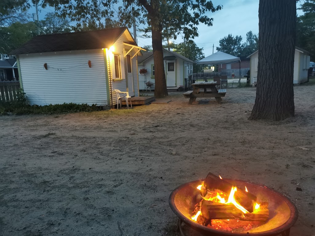Summerhill Cottage & Cabin Rentals | 35 River Rd E, Wasaga Beach, ON L9Z 2L1, Canada | Phone: (705) 443-2132