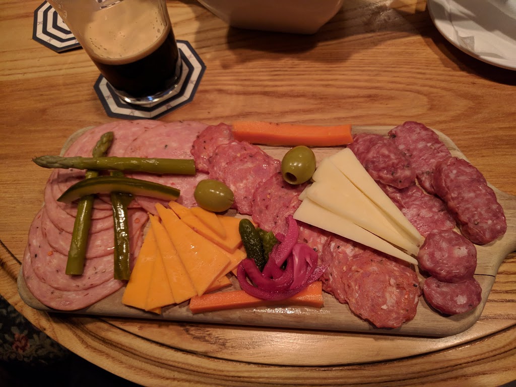 Pattys Pub | 1186 Bank St, Ottawa, ON K1S 0W6, Canada | Phone: (613) 730-2434
