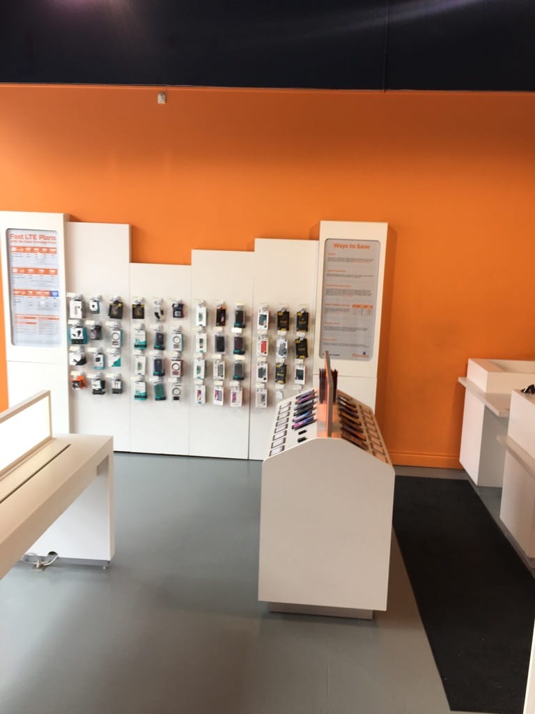 Freedom Mobile | 1040 Princess Street Unit# L36, Kingston, ON K7L 1H2, Canada | Phone: (613) 777-0266