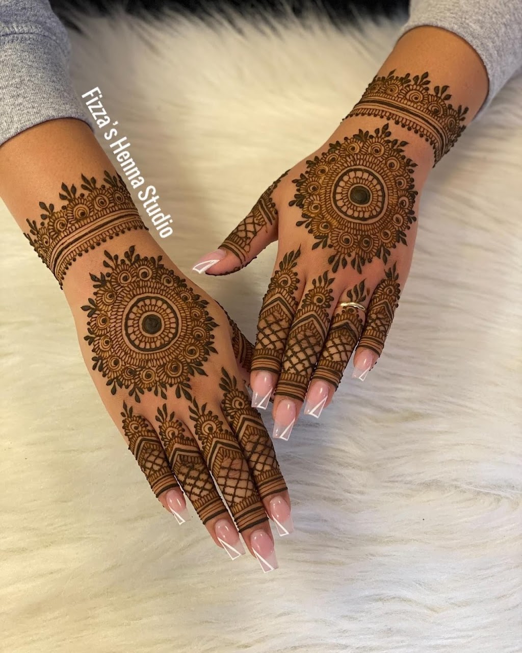 Mehndi artist | Chigwel Ct, Mississauga, ON L4T 1N3, Canada | Phone: (647) 472-3768