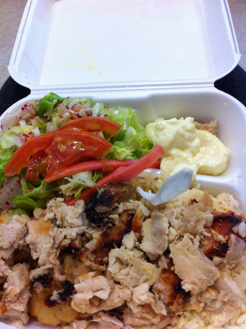 Zoukis Cuisine et Grillades Li | 7999 Boulevard des Galeries dAnjou, Anjou, QC H1M 1W9, Canada | Phone: (438) 382-4157