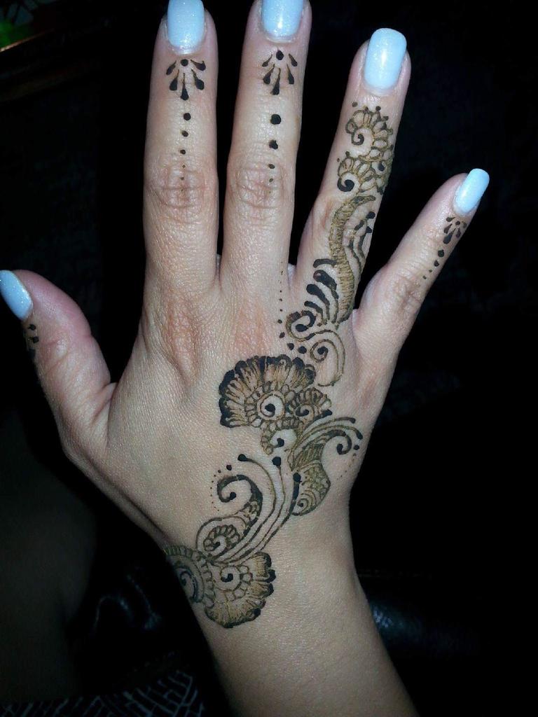 Binal Henna and Makeup Artist | 10 Fitzgibson St, Brampton, ON L6Y 5Y5, Canada | Phone: (289) 828-1099