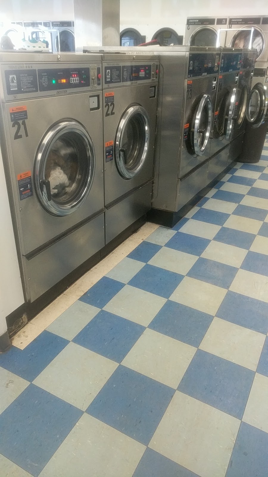 Wash World Laundromat | 2040 Eggert Rd, Buffalo, NY 14226, USA | Phone: (716) 836-0402