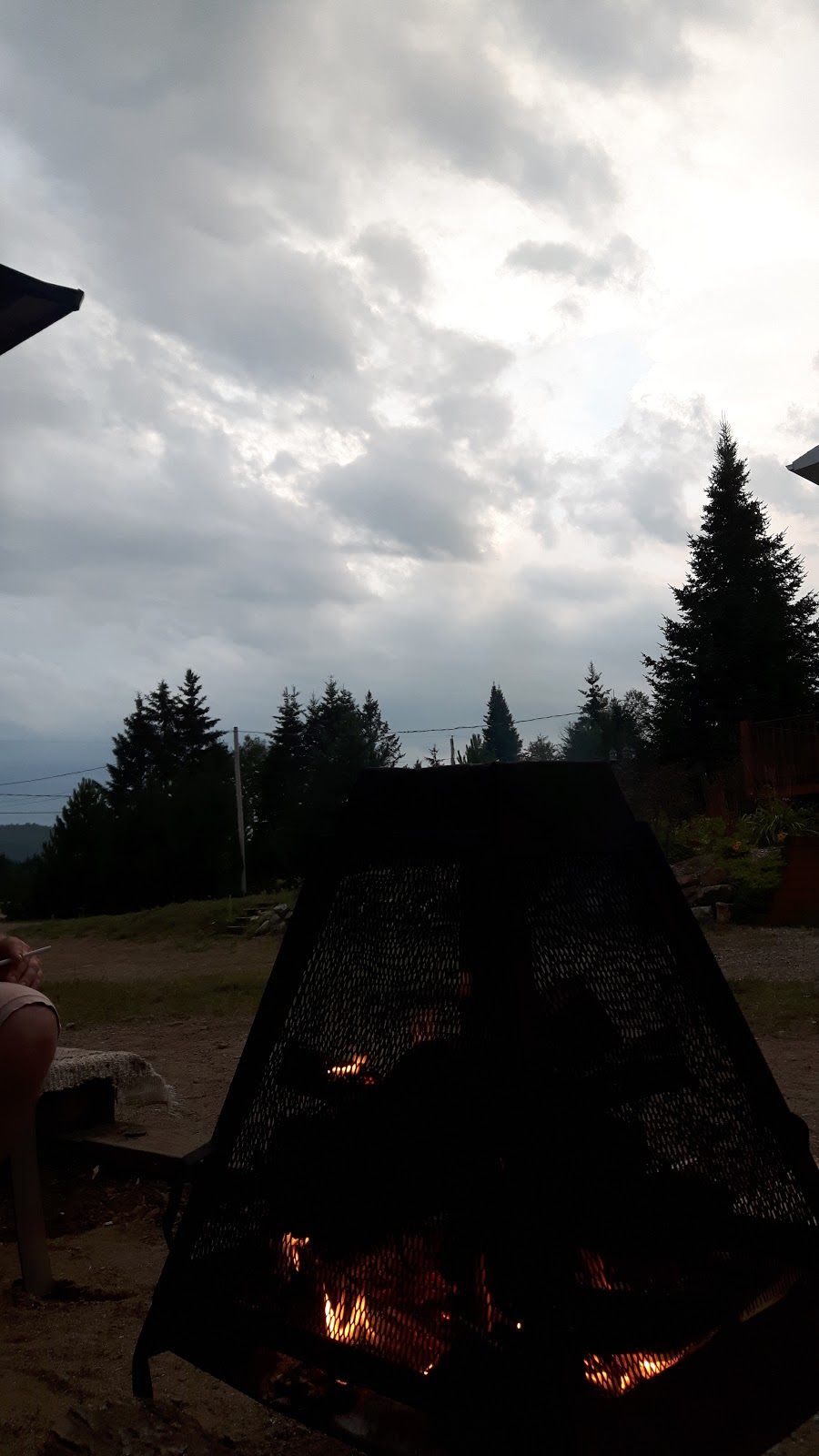 Chalet | 205 Chemin Bisson S, Amherst, QC J0T 2L0, Canada | Phone: (514) 961-0935