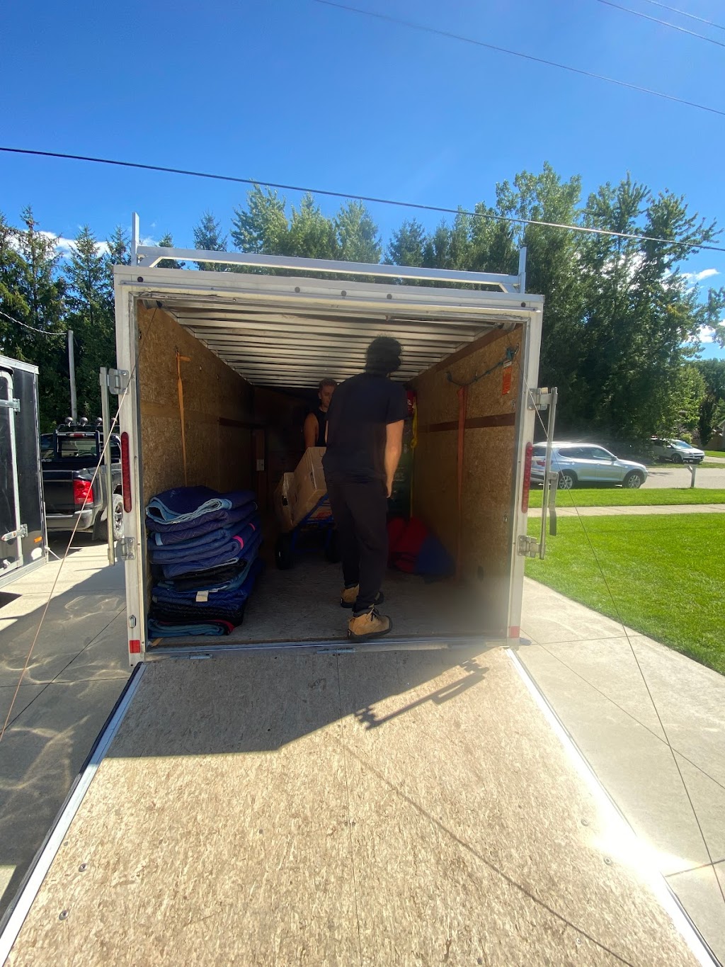 Johnny G Moving | 427 Exeter Rd, London, ON N6E 2Z3, Canada | Phone: (519) 701-0927
