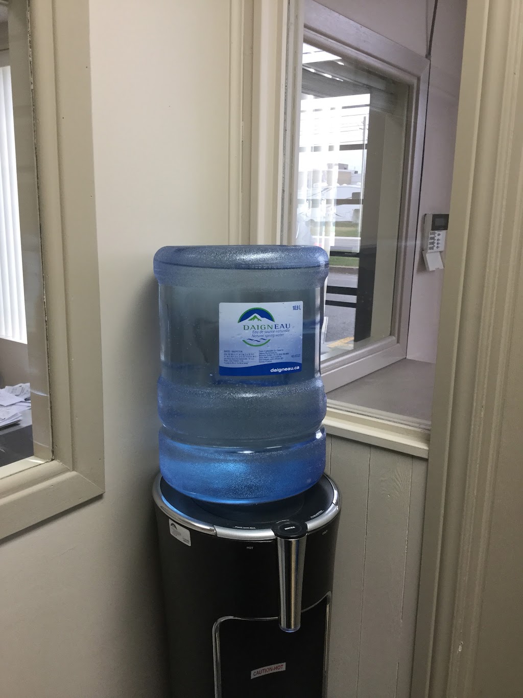 Daigneau Eau de Source | 1404 Av. de la Gare, Mascouche, QC J7K 2Z2, Canada | Phone: (514) 288-9990