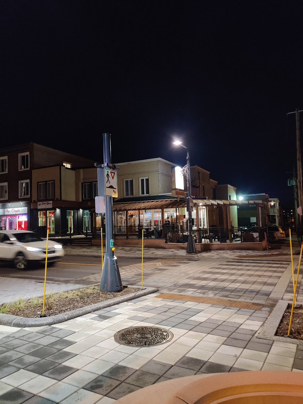 Amira Restaurant | 344 Rue Principale, Granby, QC J2G 2W4, Canada | Phone: (450) 991-0808