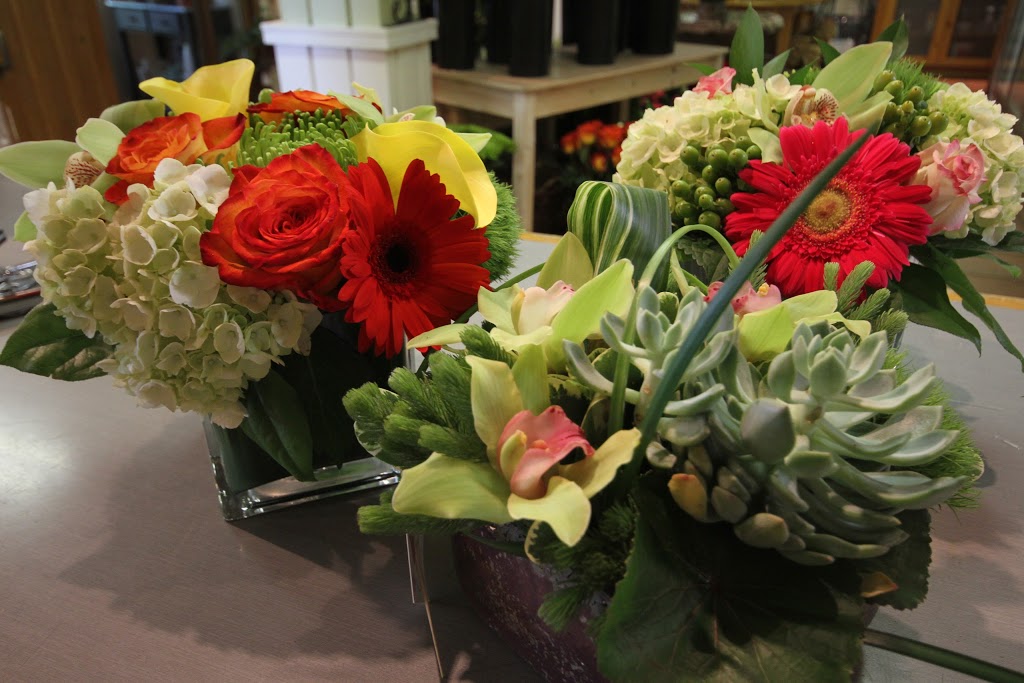 Westmount florist | 343 Chemin du Bord-du-Lac, Pointe-Claire, QC H9S 4L8, Canada | Phone: (514) 697-5858