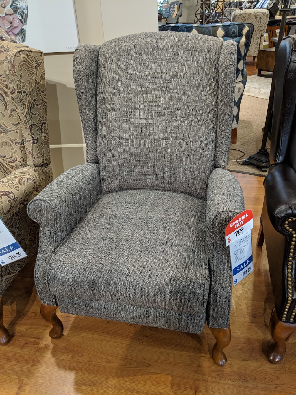 La-Z-Boy Furniture Galleries | 5111 Northland Dr NW, Calgary, AB T2L 2J8, Canada | Phone: (403) 253-1000