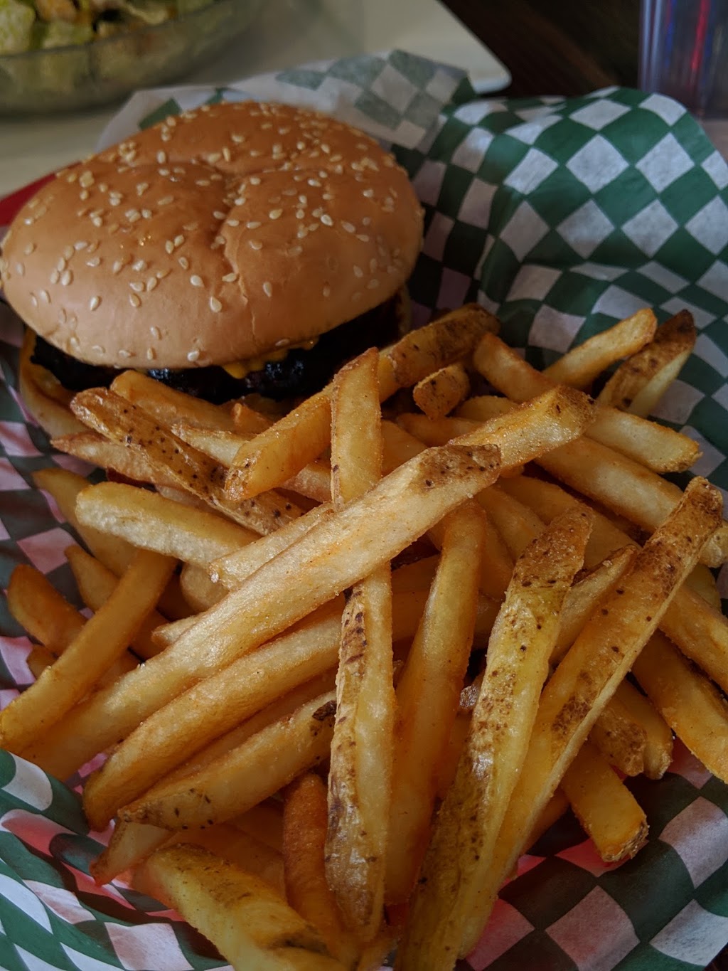 Willys Roadhouse | 606 Railway Ave S, Bethune, SK S0G 0H0, Canada | Phone: (306) 638-3023