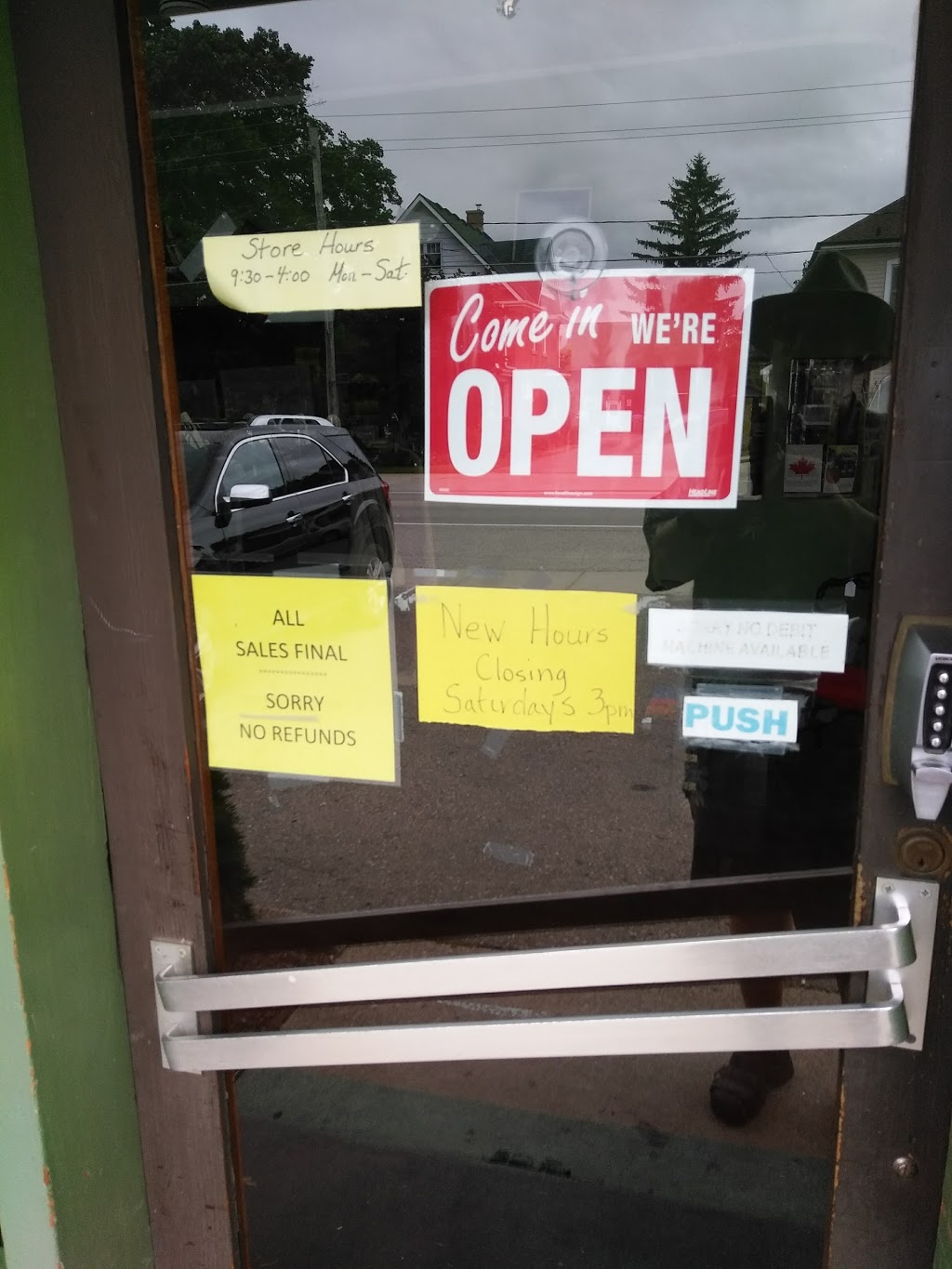 ARC Angels Thrift Shop | 140 Dashwood Main St, Dashwood, ON N0M 1N0, Canada | Phone: (519) 237-3774
