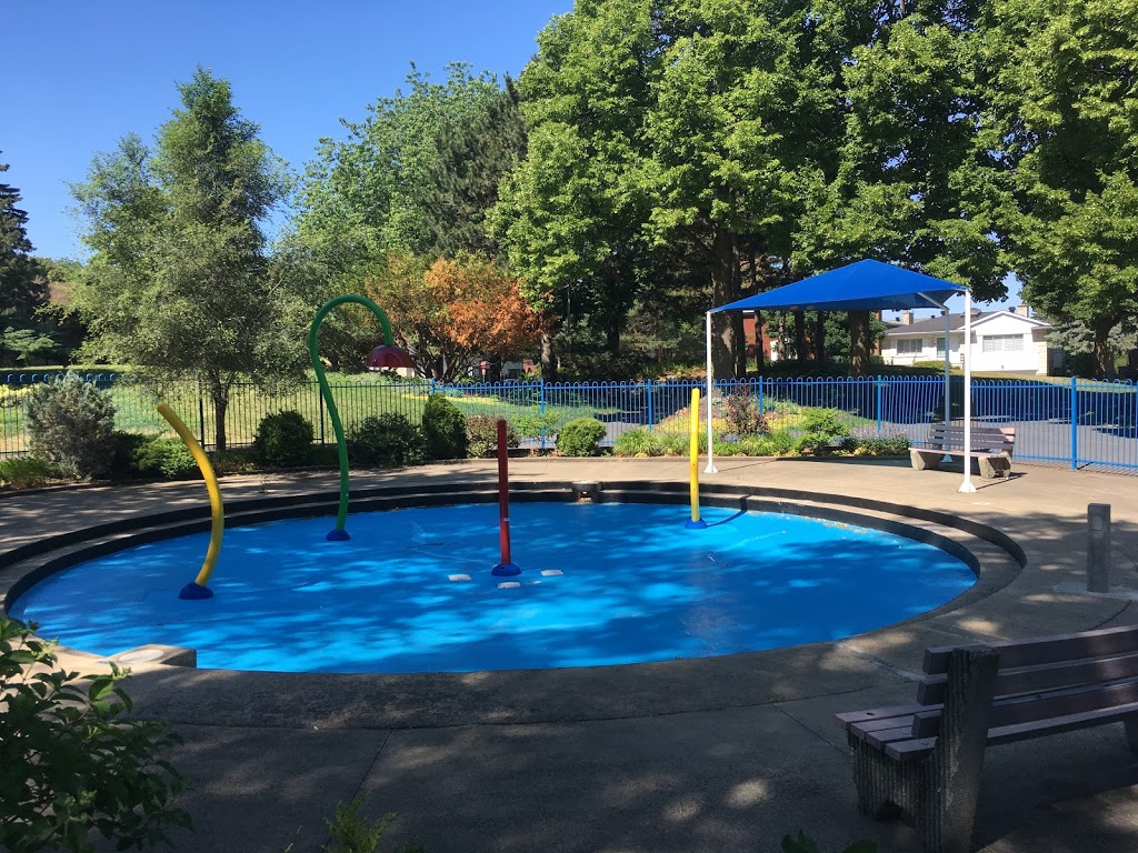 Gayton Park | 8 Rue Gayton, Hampstead, QC H3X 1K7, Canada | Phone: (514) 369-8200