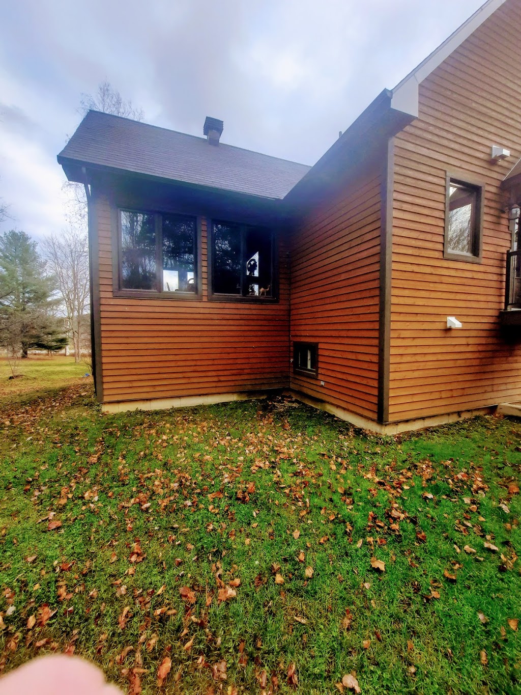 Peintre stephane turcot | 251 Principal ouest #, Autoroute 10, Magog, QC J1X 2A8, Canada | Phone: (819) 943-9688