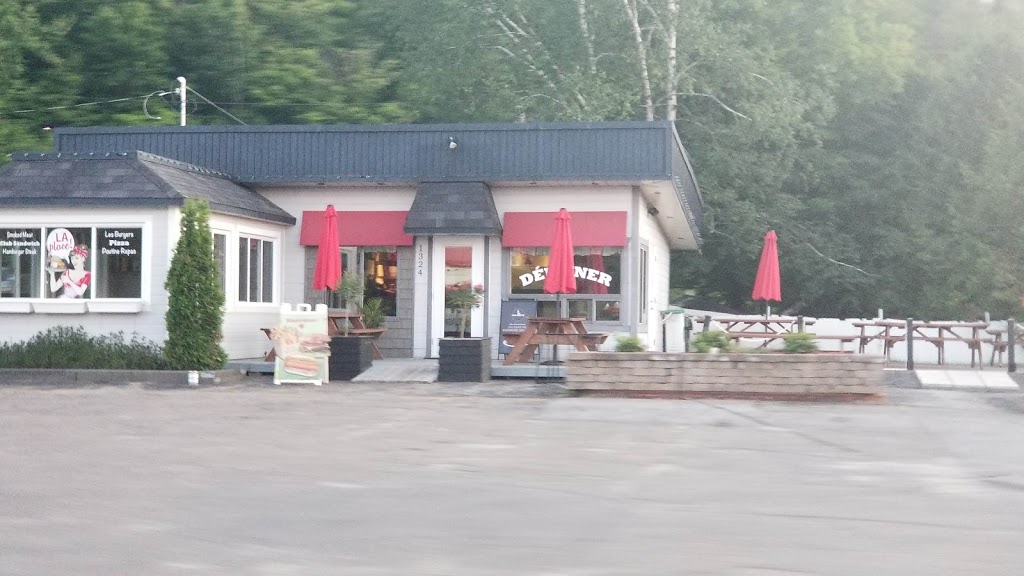 La Belle Patate Rouge | 1324 QC-117, Val-David, QC J0T 2N0, Canada | Phone: (819) 322-3233
