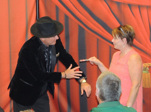 Mystify Close Up Magic Show | 6733 Fallsview Blvd, Niagara Falls, ON L2G 3W7, Canada | Phone: (905) 341-6692