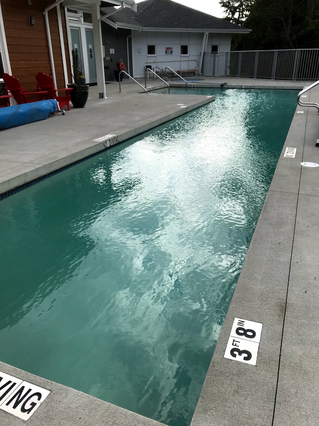 South Ridge Club | 15928 Mountain View Dr, Surrey, BC V3Z 0R1, Canada | Phone: (604) 582-1113