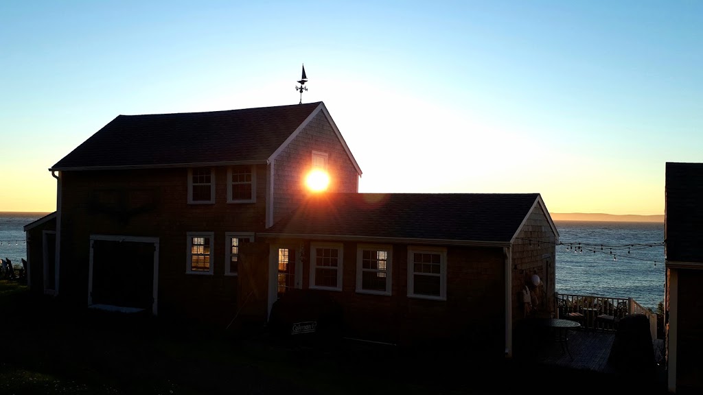 Harbour House | 1143 W Halls Harbour Rd, Centreville, NS B0P 1J0, Canada | Phone: (902) 670-9423