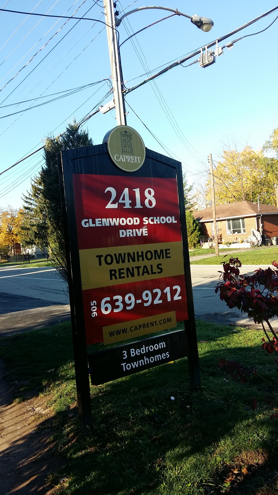 Glenwood Park Townhomes | 2418 Glenwood School Dr, Burlington, ON L7R 3S2, Canada | Phone: (289) 910-0305