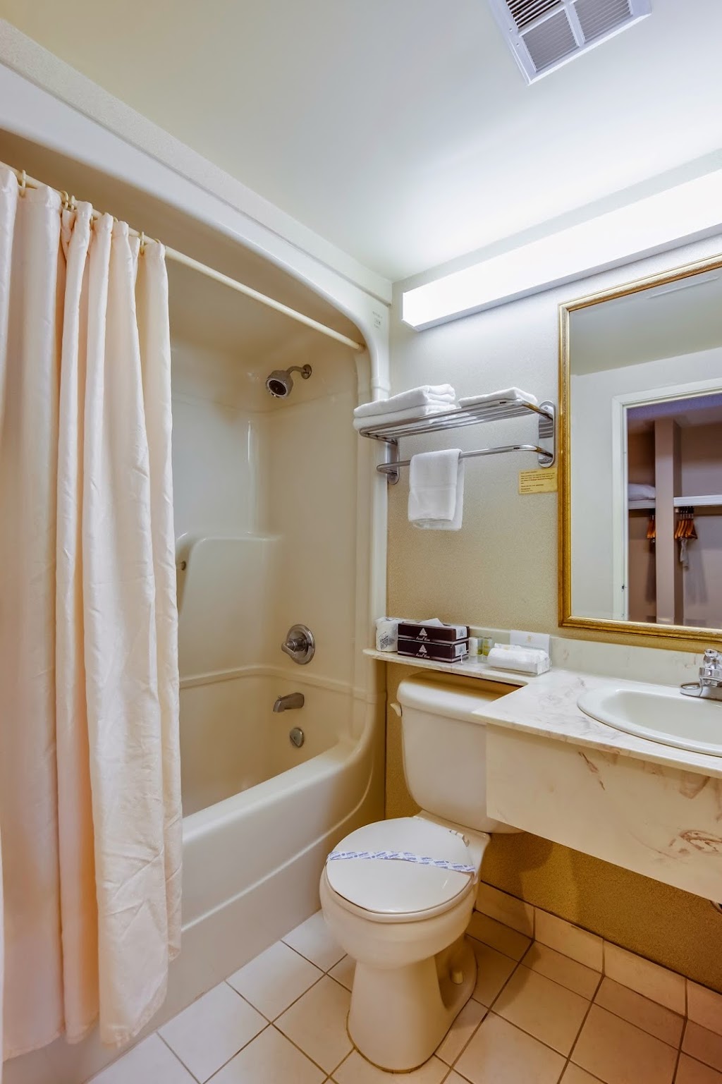 Monte Carlo Inn - Toronto Markham | 8900 Woodbine Ave, Markham, ON L3R 5K6, Canada | Phone: (905) 513-8100