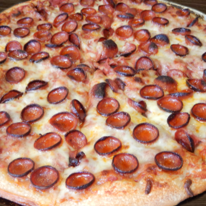 Woodlawn Pizzeria & Deli | 3306 Lake Shore Rd, Blasdell, NY 14219, USA | Phone: (716) 824-1310