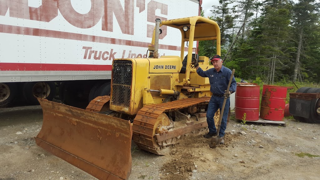 Newell Harold & Son Trucking Ltd | 993 Oak Park Rd, Barrington, NS B0W 1E0, Canada | Phone: (902) 637-1570