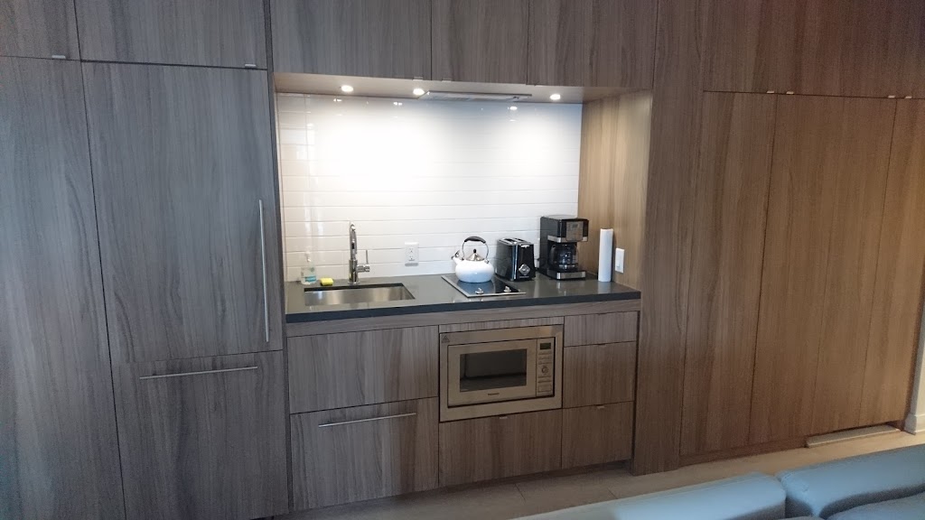 QuickStay - Luxury in Yorkville (Yonge & Bloor) | 155 Yorkville Ave, Toronto, ON M5R 1C4, Canada | Phone: (855) 977-1245