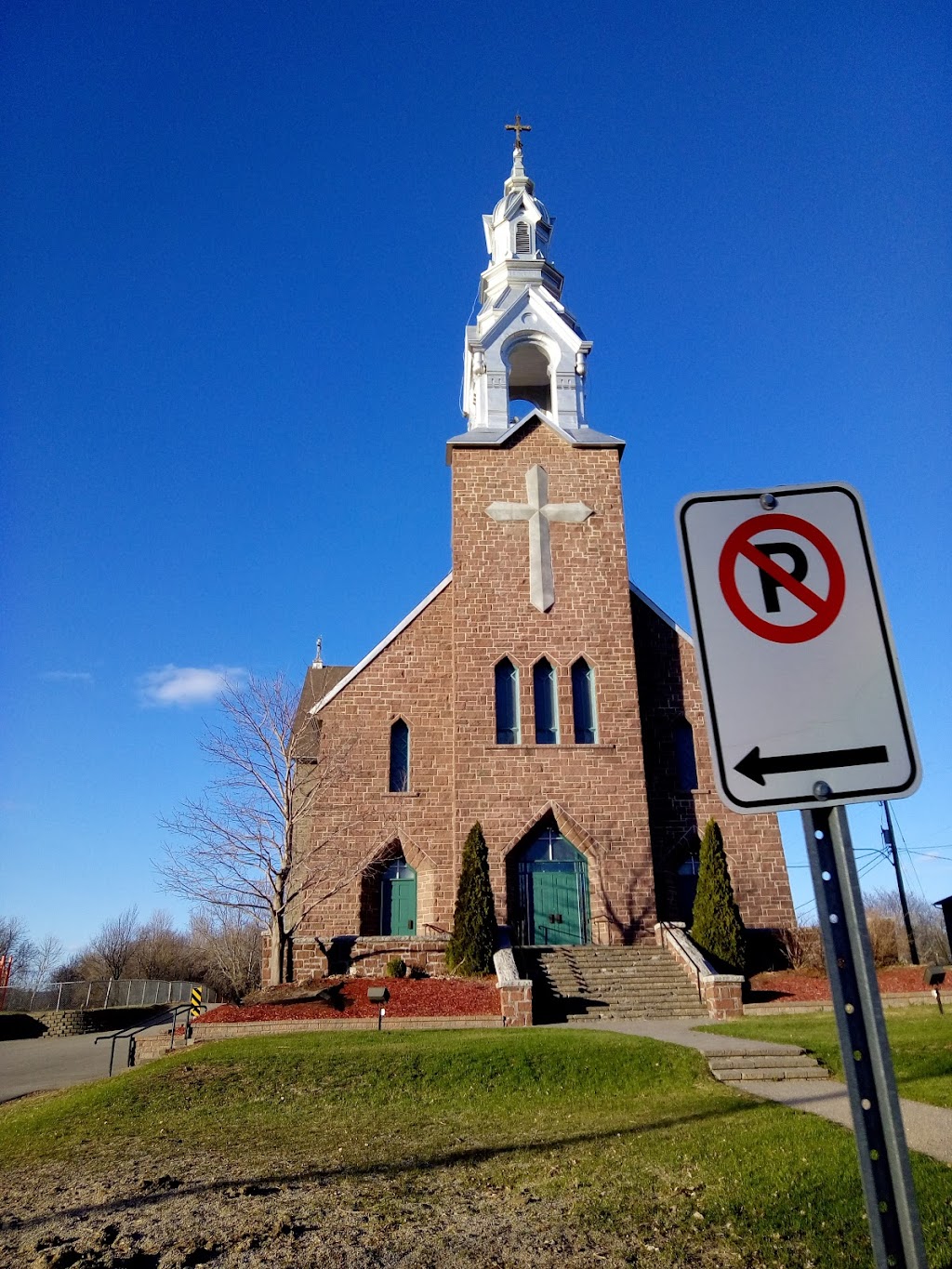 Presbytere Grenville | 324 Rue Principale, Grenville, QC J0V 1J0, Canada | Phone: (819) 242-6952