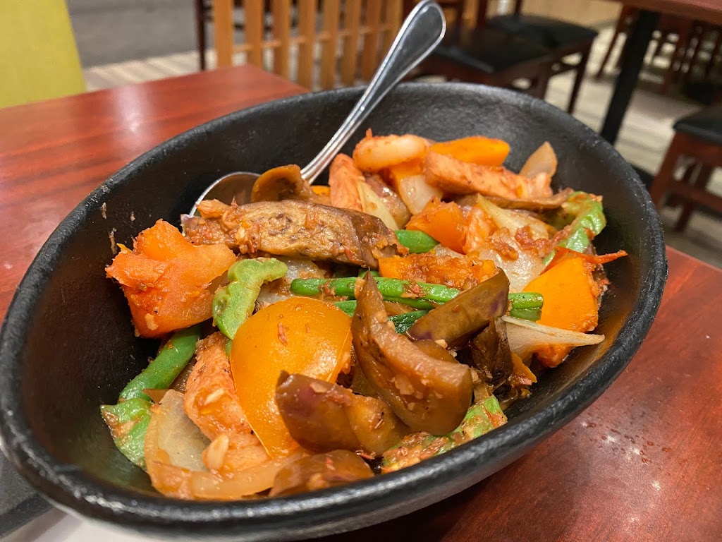Maxs Restaurant, Cuisine of the Philippines, Winnipeg | 1255 St James St Unit 1, Winnipeg, MB R3H 0K9, Canada | Phone: (204) 615-6297