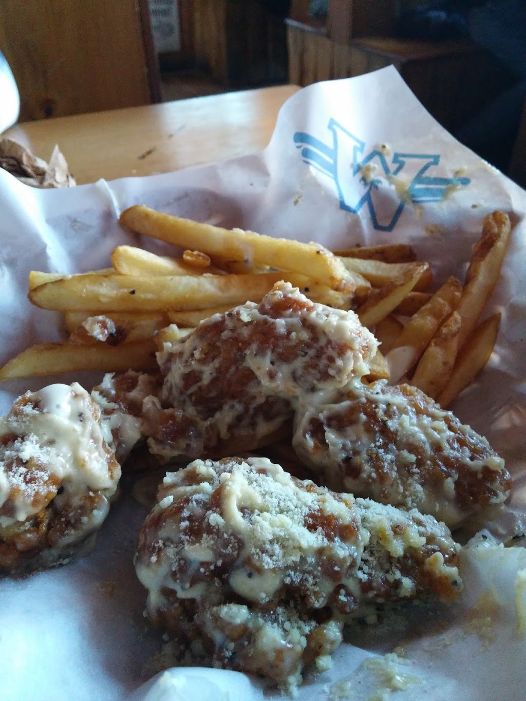 Wild Wing | 237 Mapleview Dr E, Barrie, ON L4N 0W5, Canada | Phone: (705) 722-6090