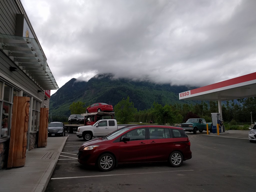 Sqéwqel Gas Bar | 3971 Chowat Rd, Agassiz, BC V0M 1A2, Canada | Phone: (604) 796-9890