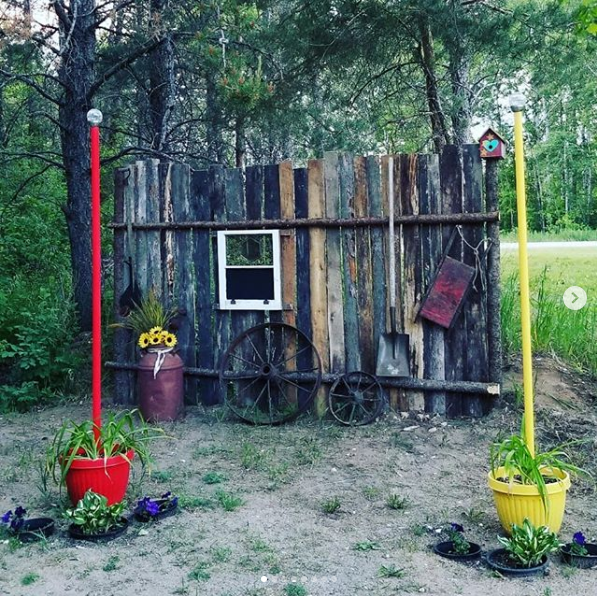 Winstons Cabin B&B | 50056, Dawson Road, Richer, MB R0E 1S0, Canada | Phone: (204) 392-2393