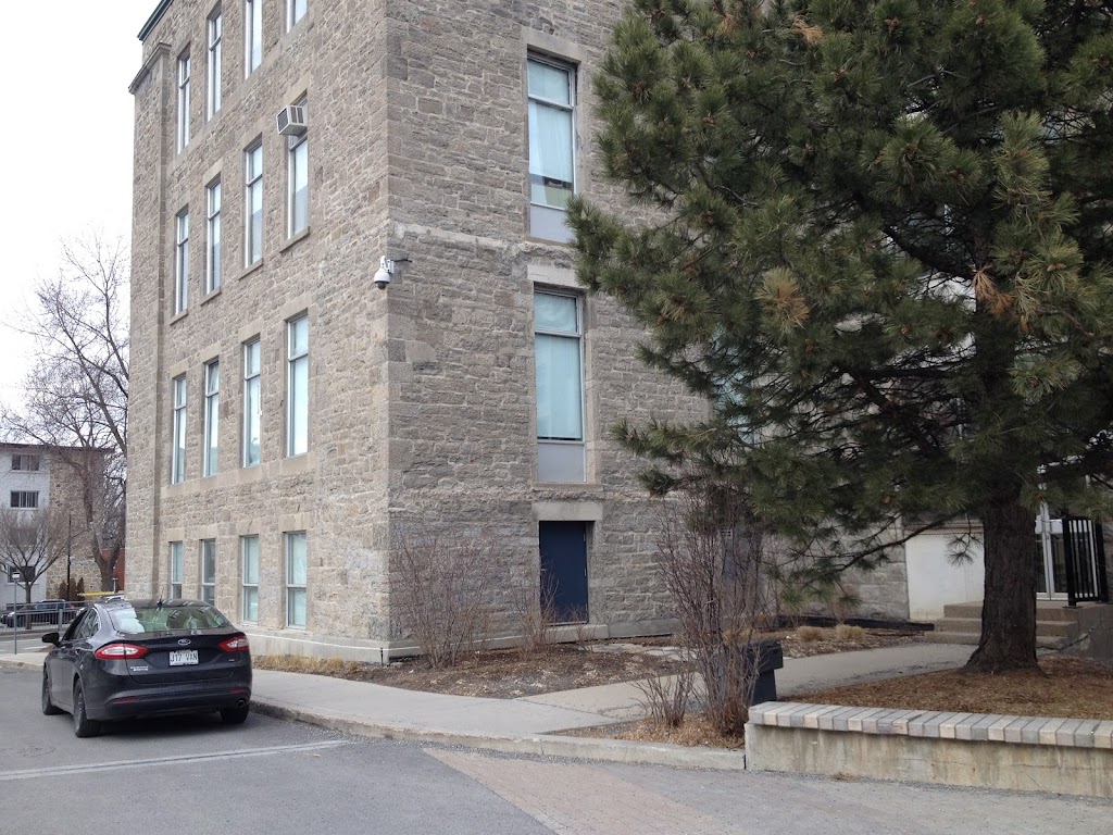 College Mont-Saint-Louis | 1700 Boul Henri-Bourassa E, Montréal, QC H2C 1J3, Canada | Phone: (514) 382-1560