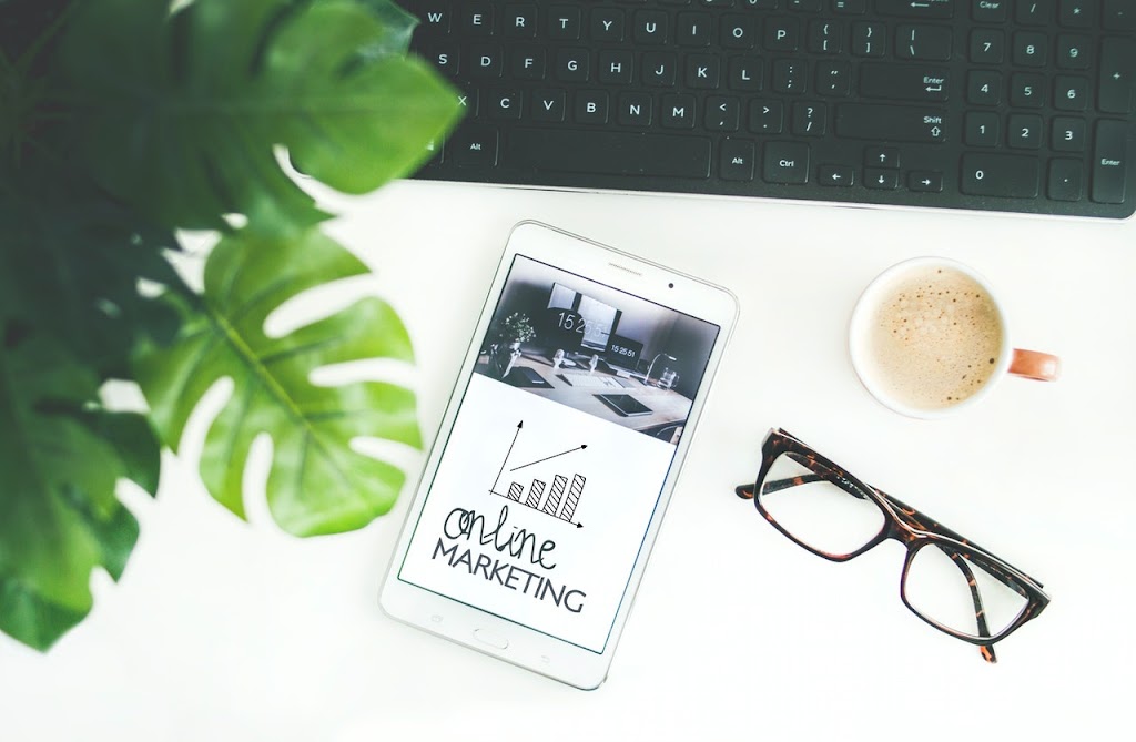 Marketing On & Off | 360 Bridge Lake Dr, Winnipeg, MB R3Y 1S4, Canada | Phone: (204) 881-0663