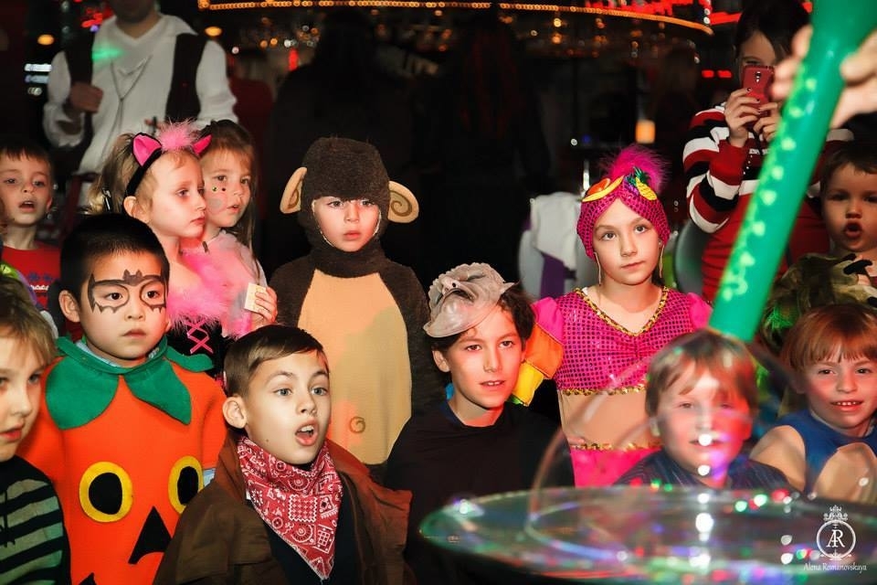 Malvina Bubble Show | 370 Dixon Rd, Toronto, ON M9R 1T2, Canada | Phone: (647) 229-8021