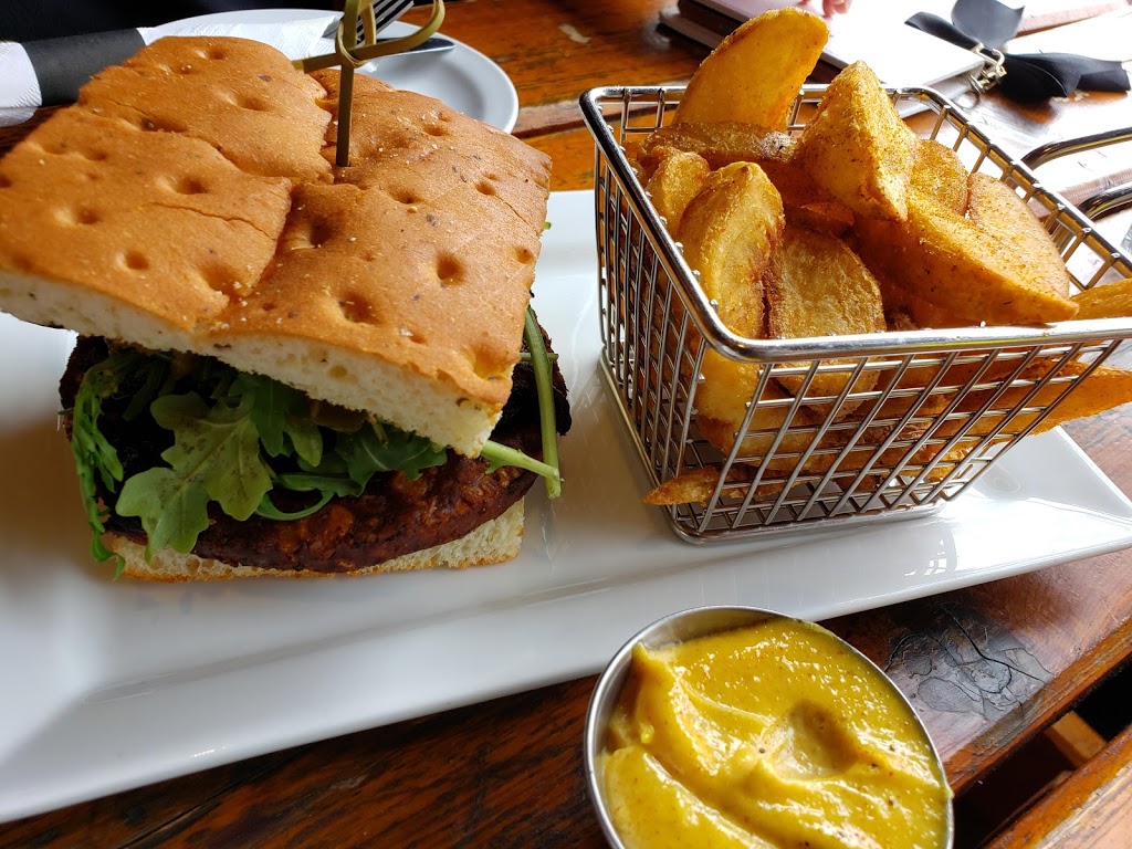 Dustys Bar & BBQ | 2040 London Ln RR 2, Whistler, BC V0N 1B2, Canada | Phone: (604) 905-2171